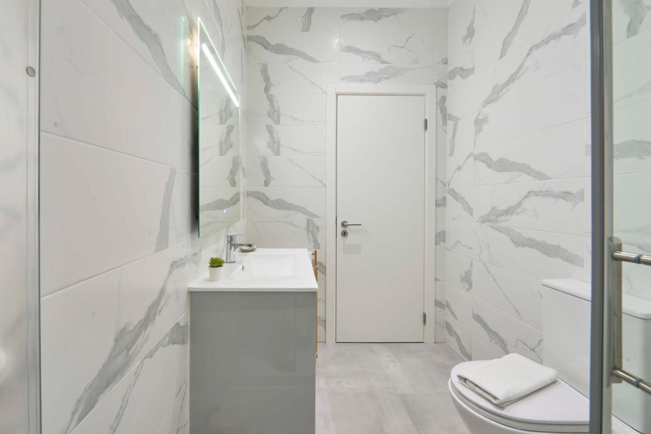 Spacious & Light-Filled 4Br Apartment By Timecoler Amadora Luaran gambar